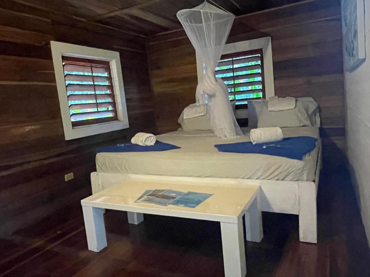 Dolphin Blue Paradise Bocas del Toro Exterior photo