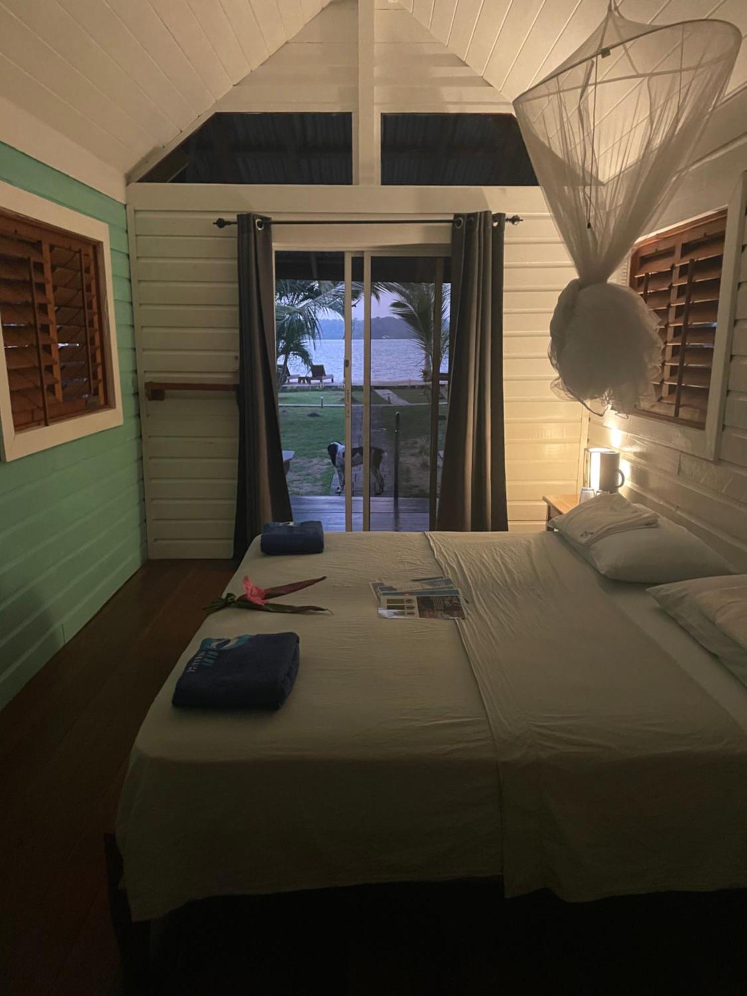Dolphin Blue Paradise Bocas del Toro Exterior photo